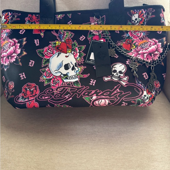 ED HARDY ICONIC TATTOOS TOTE W CHARM CHAIN Skulls Hearts Roses Vegan - Picture 8 of 16